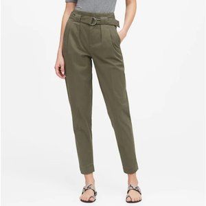 *SALE* Banana Republic High-Rise Cropped Pant